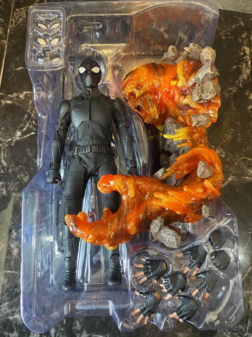 Hot Toys Spiderman Stealth Suit Deluxe Hobbies Toys Toys Games On Carousell