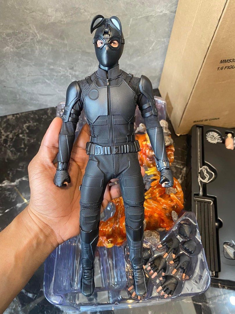 Hot Toys Spiderman Stealth Suit Deluxe Hobbies Toys Toys Games On Carousell