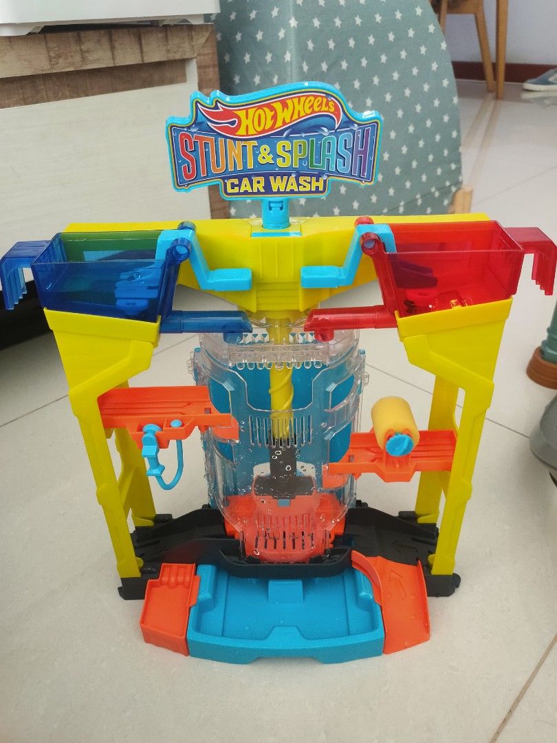 Hot Wheels Stunt Splash Car Wash Hobbies Toys Toys Games On Carousell