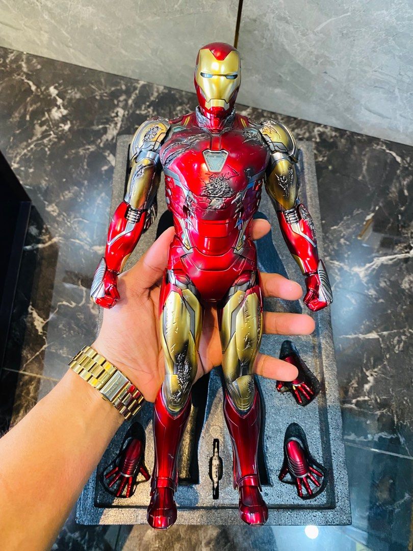 Hot Toys Ironman Mk Battle Damage Ver On Carousell