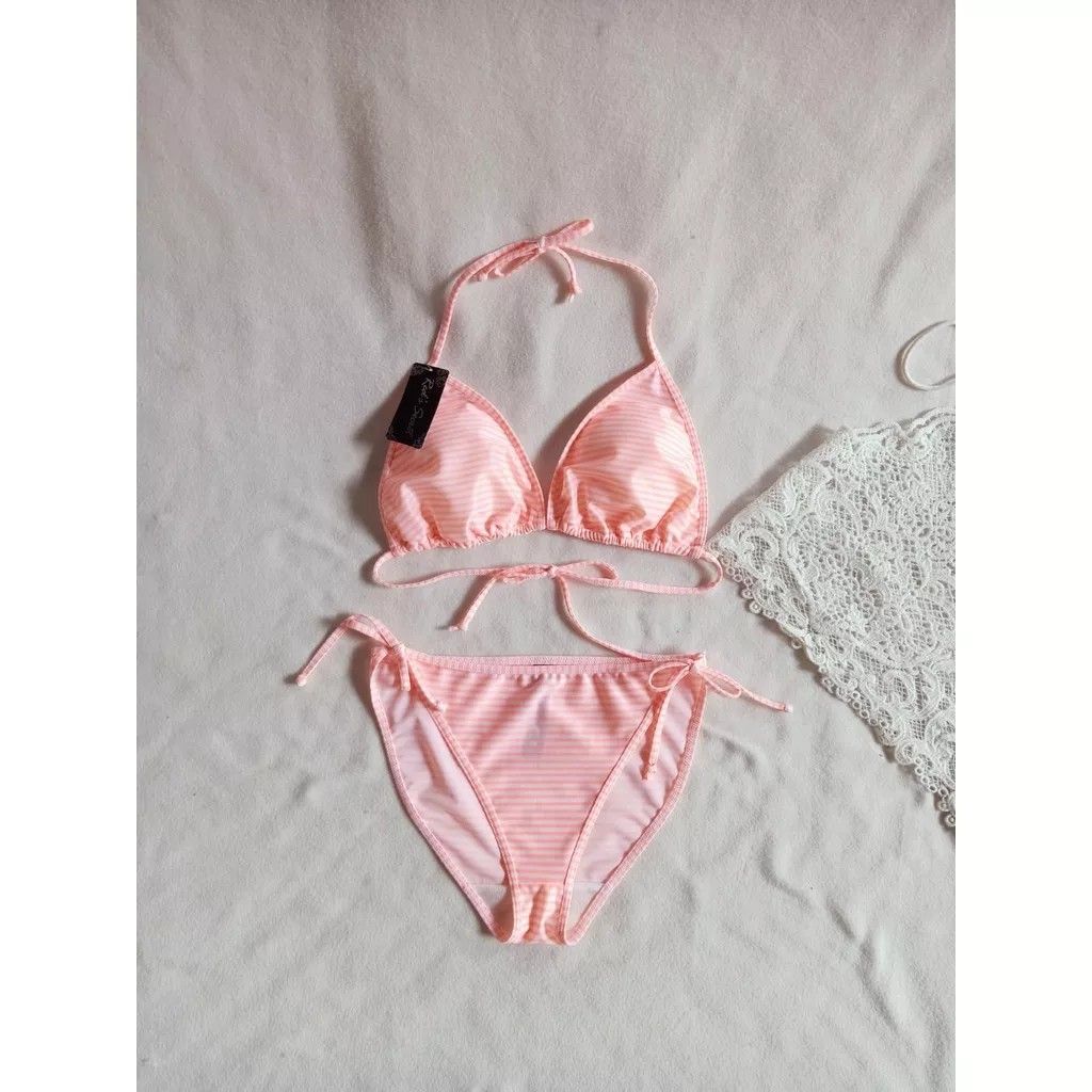 BK 3301 RXO Garis Salem Putih Bikini Pantai Segitiga With Foam On