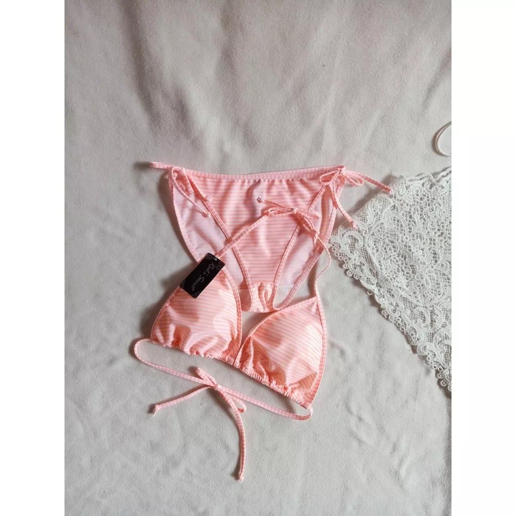 BK 3301 RXO Garis Salem Putih Bikini Pantai Segitiga With Foam On
