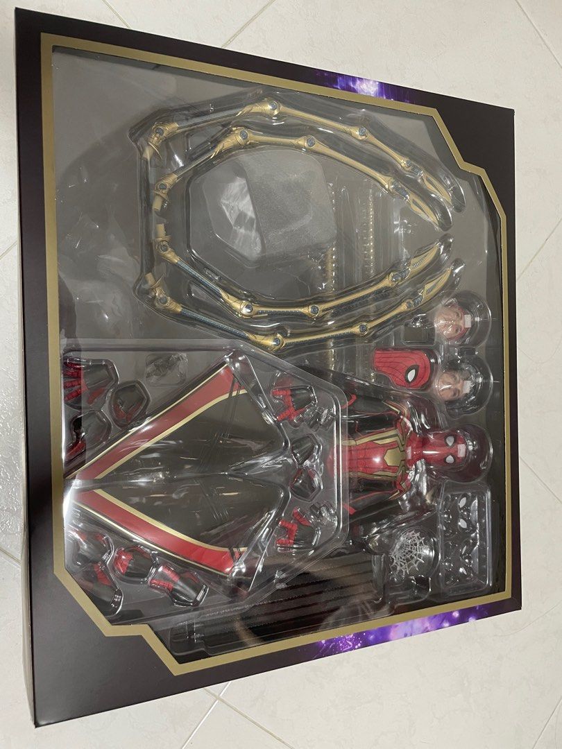 Hot Toys Spiderman Integrated Suit Deluxe Version Hobbies Toys Toys Games On Carousell