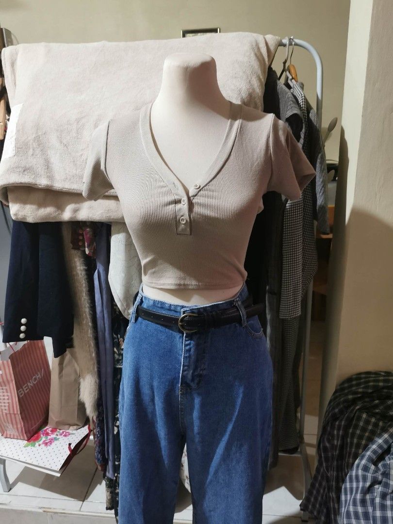Light Nude Basic Crop Top Small To Medium Women S Fashion Tops Blouses On Carousell