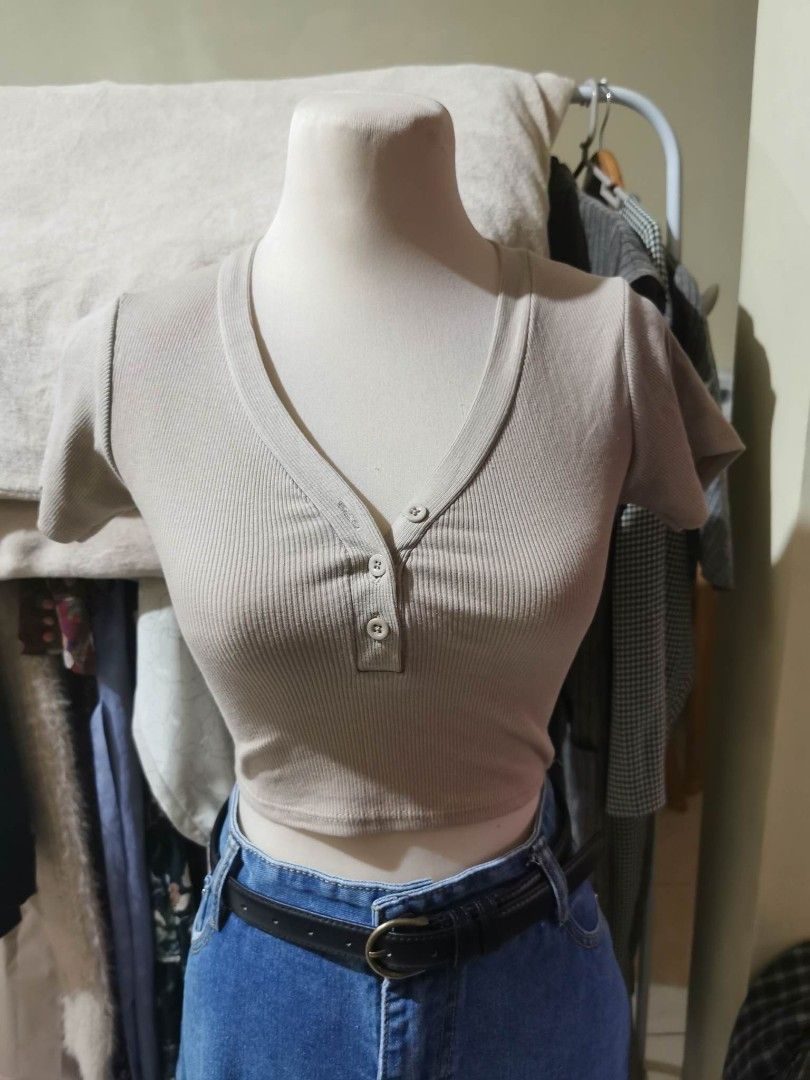 Light Nude Basic Crop Top Small To Medium Women S Fashion Tops Blouses On Carousell
