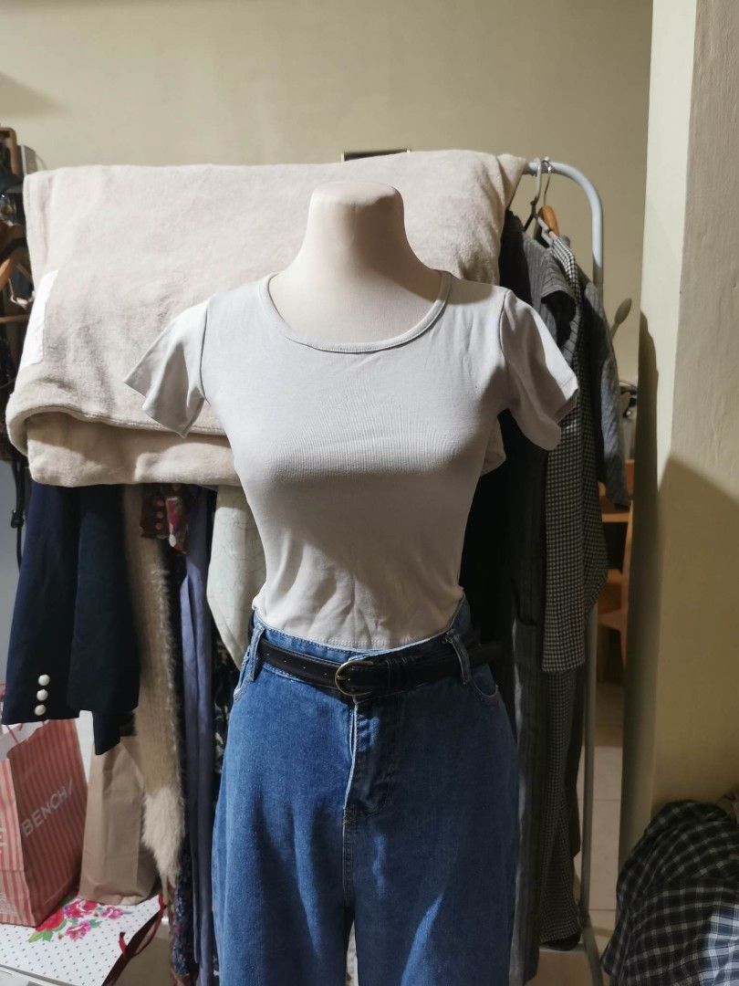 Light Nude Basic Crop Top Small To Semi Large Women S Fashion Tops Blouses On Carousell