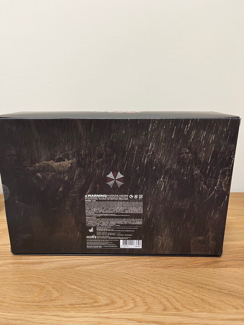 Hot Toys 惡靈古堡 愛麗絲 12吋公仔 電玩遊戲相關 主機配件與周邊商品 互動遊戲公仔在旋轉拍賣