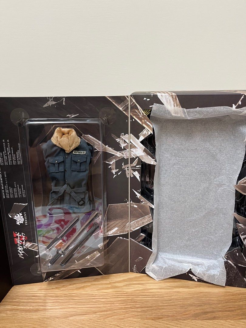 Hot Toys 惡靈古堡 愛麗絲 吋公仔 電玩遊戲相關 主機配件與周邊商品 互動遊戲公仔在旋轉拍賣