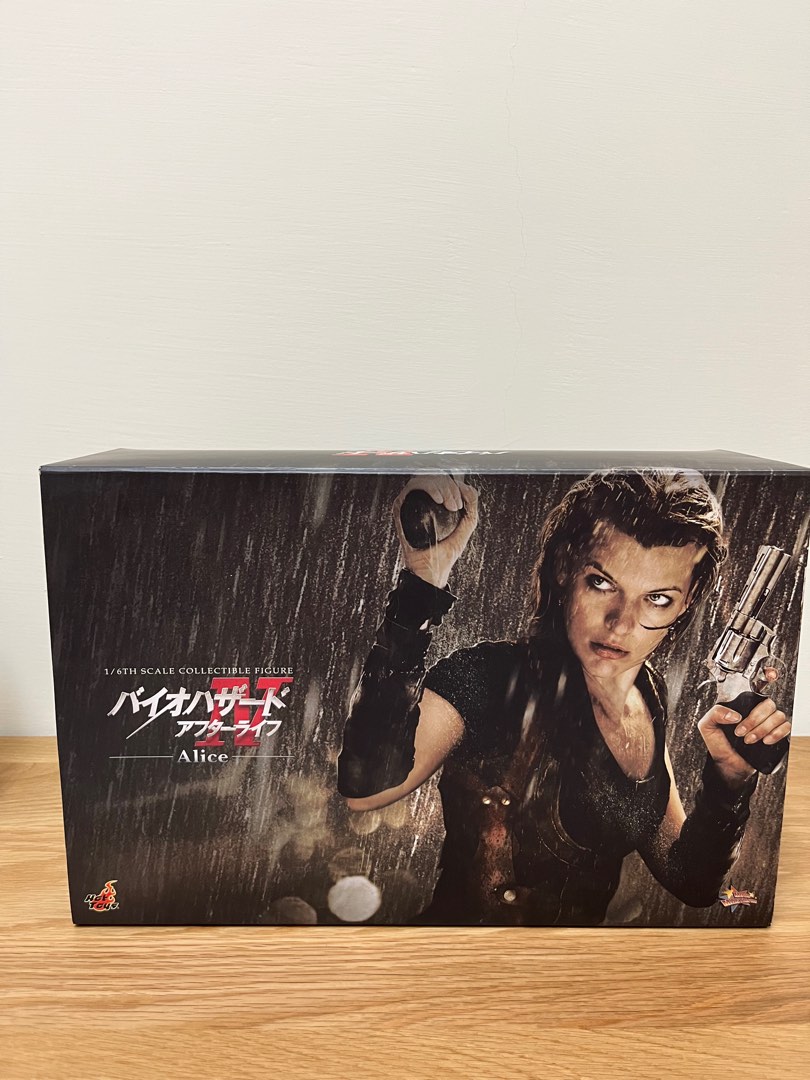 Hot Toys 惡靈古堡 愛麗絲 吋公仔 電玩遊戲相關 主機配件與周邊商品 互動遊戲公仔在旋轉拍賣