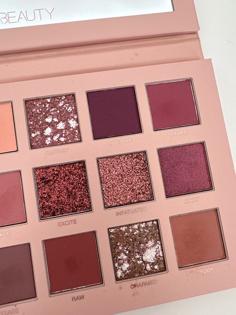 HUDA beauty New nude eyeshadow palette 美容化妝品 健康及美容 皮膚護理 化妝品