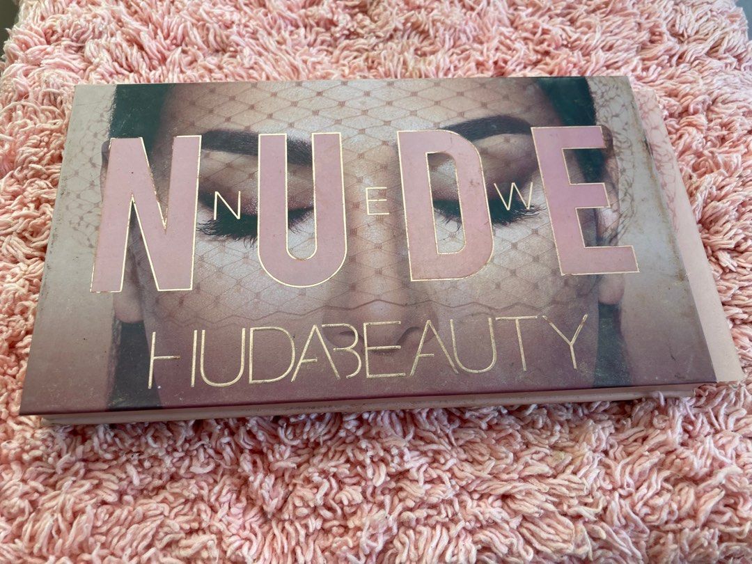 Huda Beauty Nude Eyeshadow Beauty Personal Care Face Makeup On