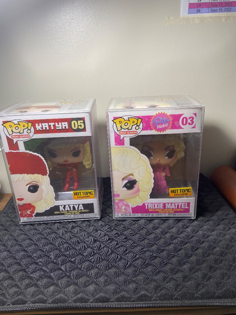 Trixie And Katya Funko Pops Hot Topic Limited Edition Hobbies Toys Toys Games