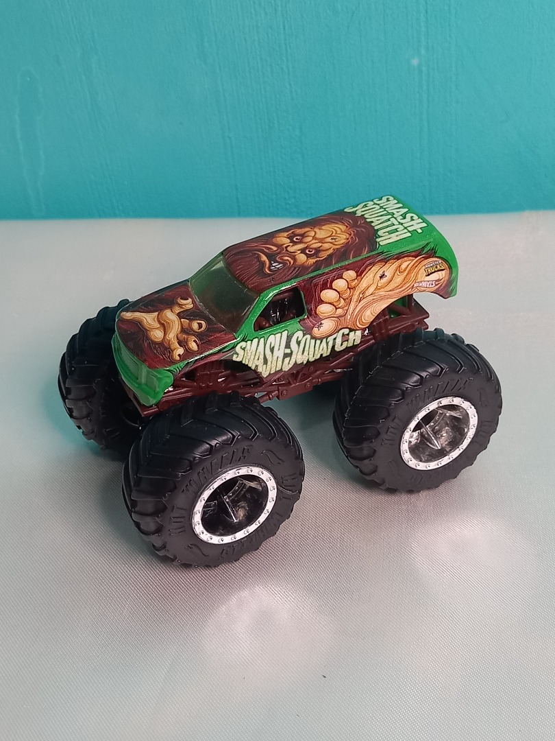SMASH SQUATCH Mattel Hot Wheels Monster Trucks Toy On Carousell