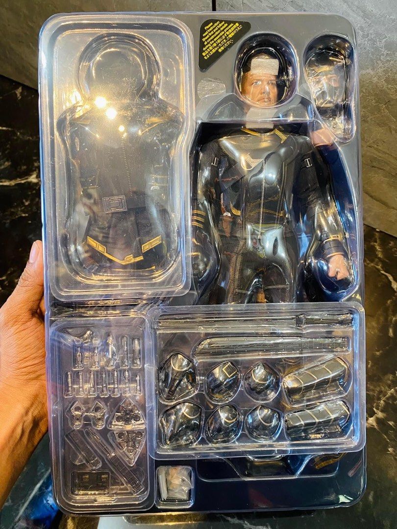 Hot Toys Hawkeye Ronin Deluxe On Carousell