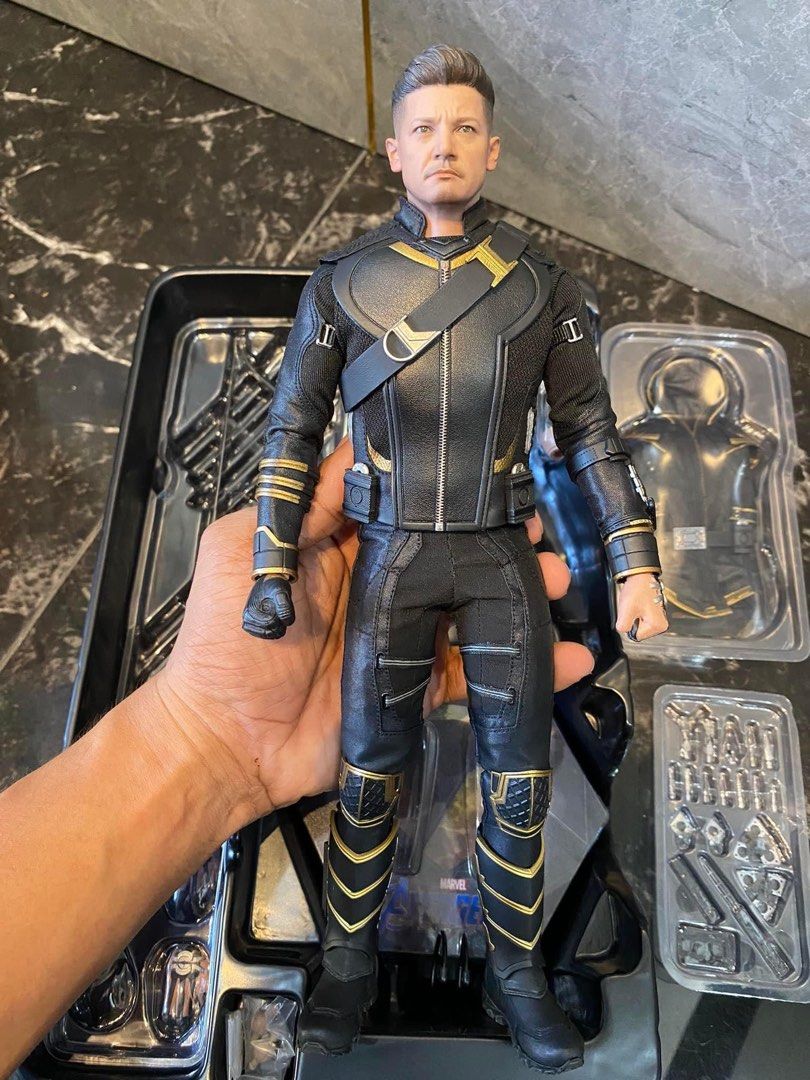 Hot Toys Hawkeye Ronin Deluxe On Carousell