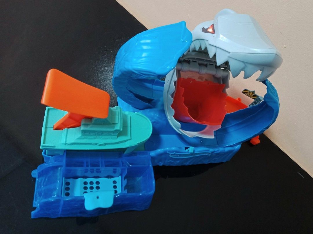 Hot Wheels City Track Robo Shark Playset Hobbies Toys Toys Games On Carousell