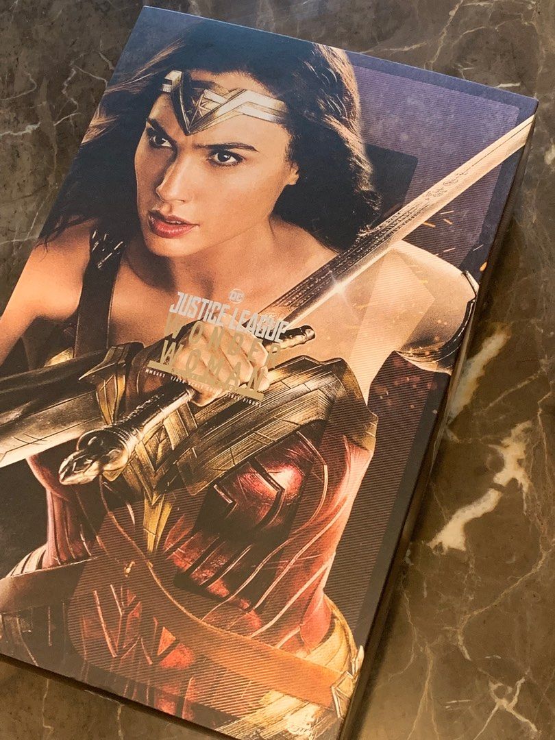 Hot Toys MMS Justice League Th Scale Wonder Woman Deluxe Version Collectible Figure