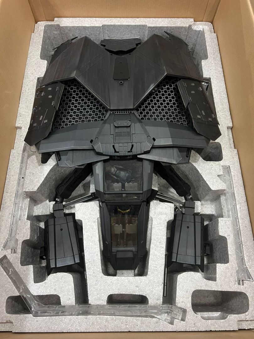 HOT TOYS MMSC THE DARK KNIGHT RISES THE BAT TH SCALE DELUXE COLLECTIBLE SET Hobbies