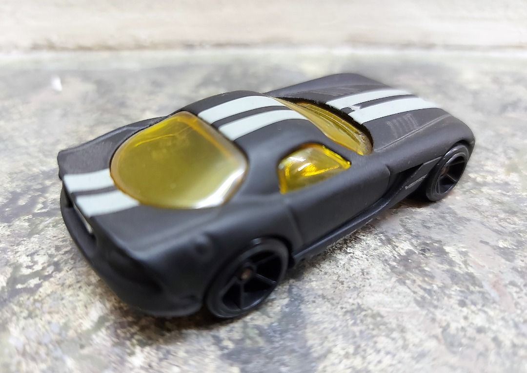 Hot Wheels 2007 Batman Begins Gotham City Pack Series 06 DODGE VIPER On Carousell