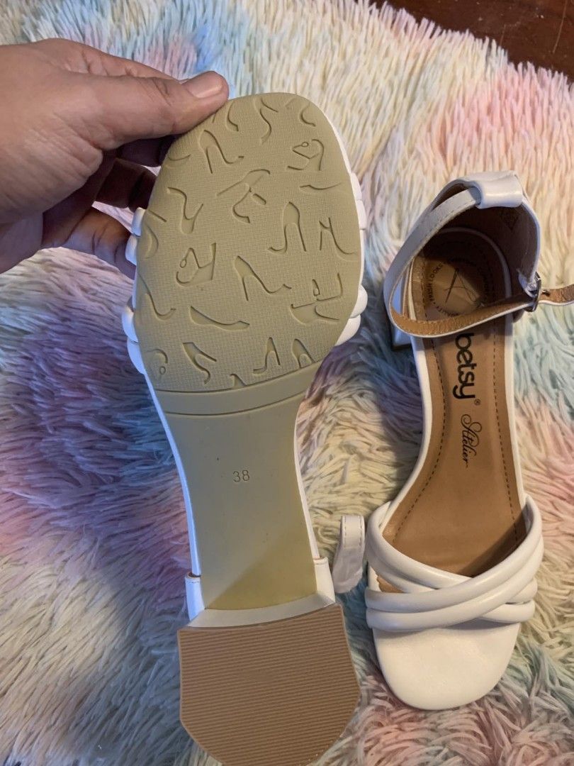 Betsy Nude Pump Shoes Women S Fashion Footwear Heels On Carousell