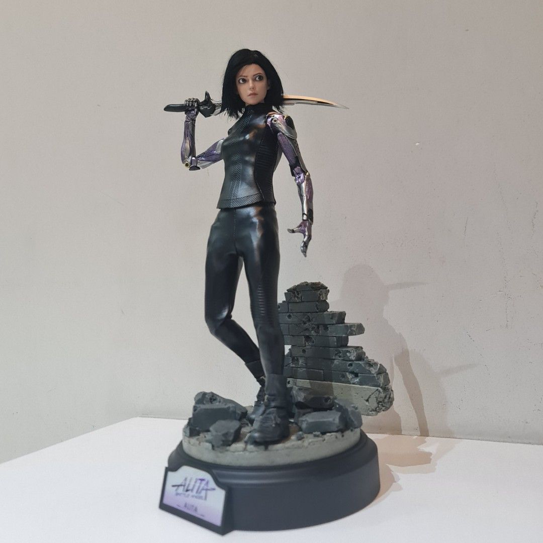 Hot Toys Alita With Rooted Hair And Extras Clothing Hobbies Toys Toys Games On Carousell