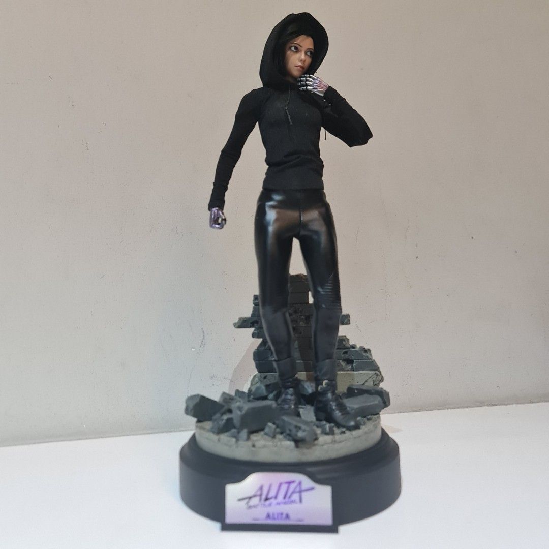 Hot Toys Alita With Rooted Hair And Extras Clothing Hobbies Toys Toys Games On Carousell