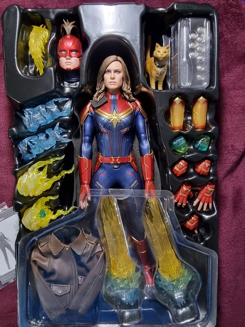 Captain Marvel Deluxe Hot Toys Hobbies Toys Toys Games On Carousell