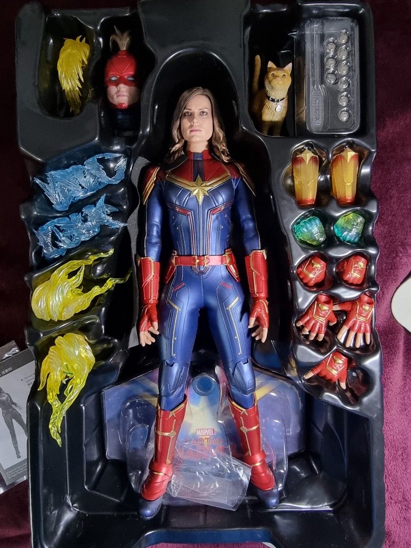 Captain Marvel Deluxe Hot Toys Hobbies Toys Toys Games On Carousell