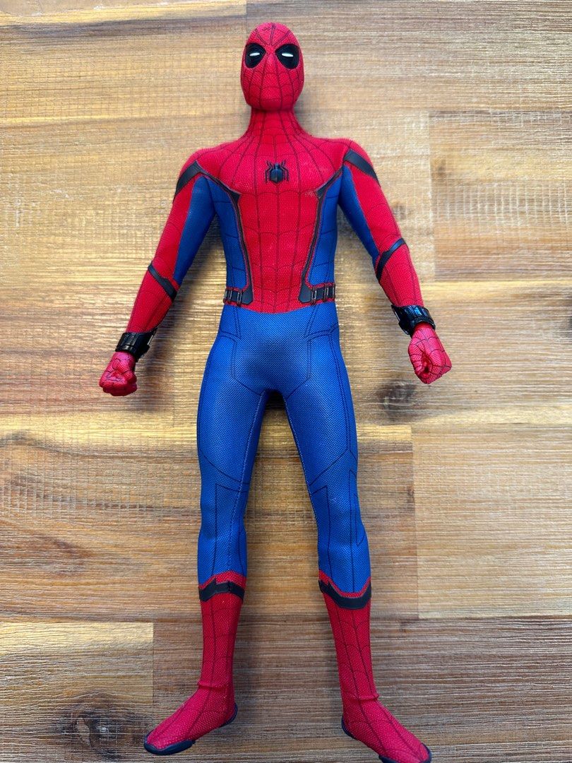 Spider Man Spiderman Hot Toys Far From Home Mms Hobbies Toys Toys Games On Carousell