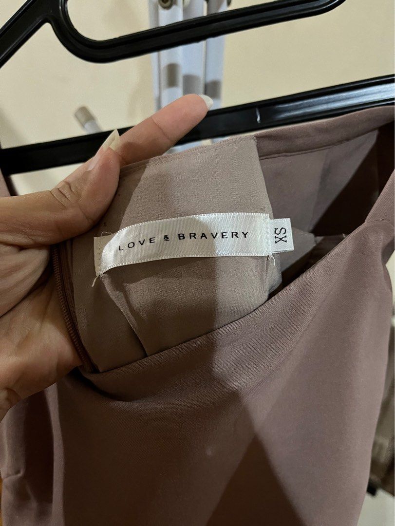 Mididress Nude Fesyen Wanita Pakaian Wanita Gaun Rok Di Carousell