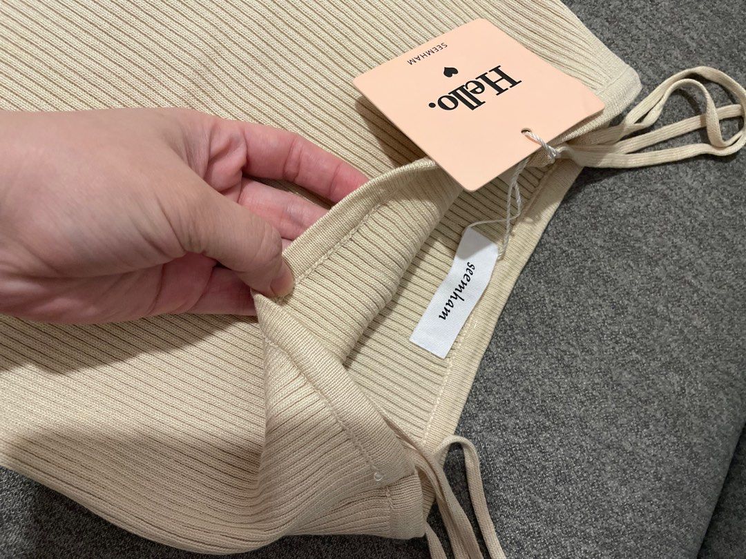Tanktop Creme Nude Fesyen Wanita Pakaian Wanita Atasan Di Carousell