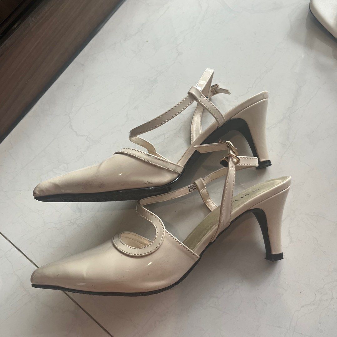 Sepatu Heels Nude Fesyen Wanita Sepatu Di Carousell