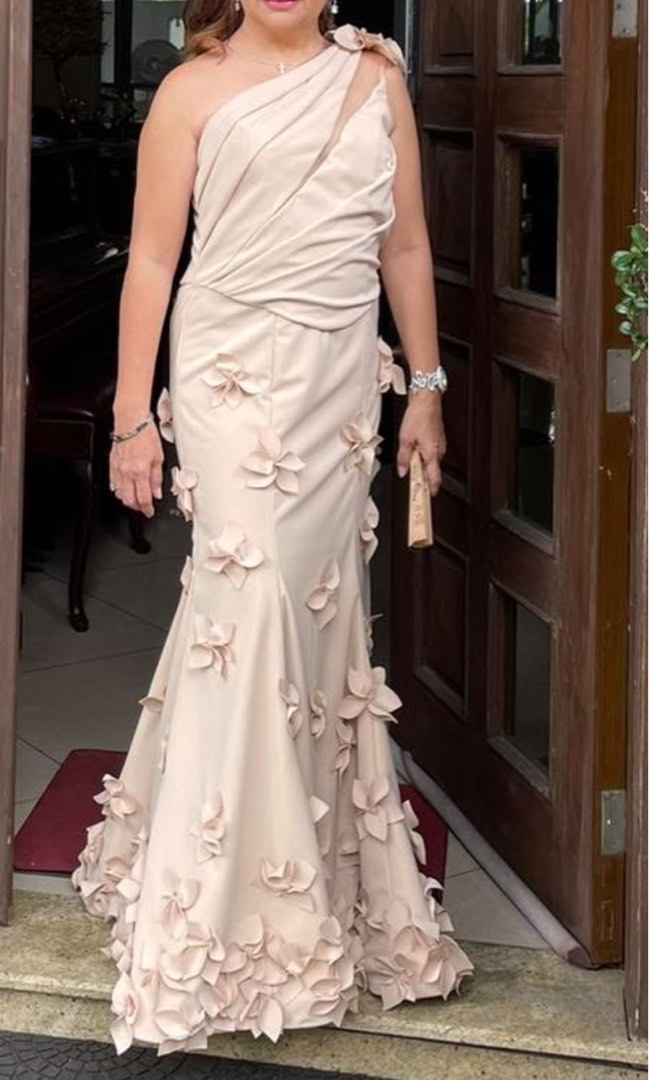 Custom Nude Gown With Flower Detail For Rent Women S Fashion Dresses Sets Evening Dresses
