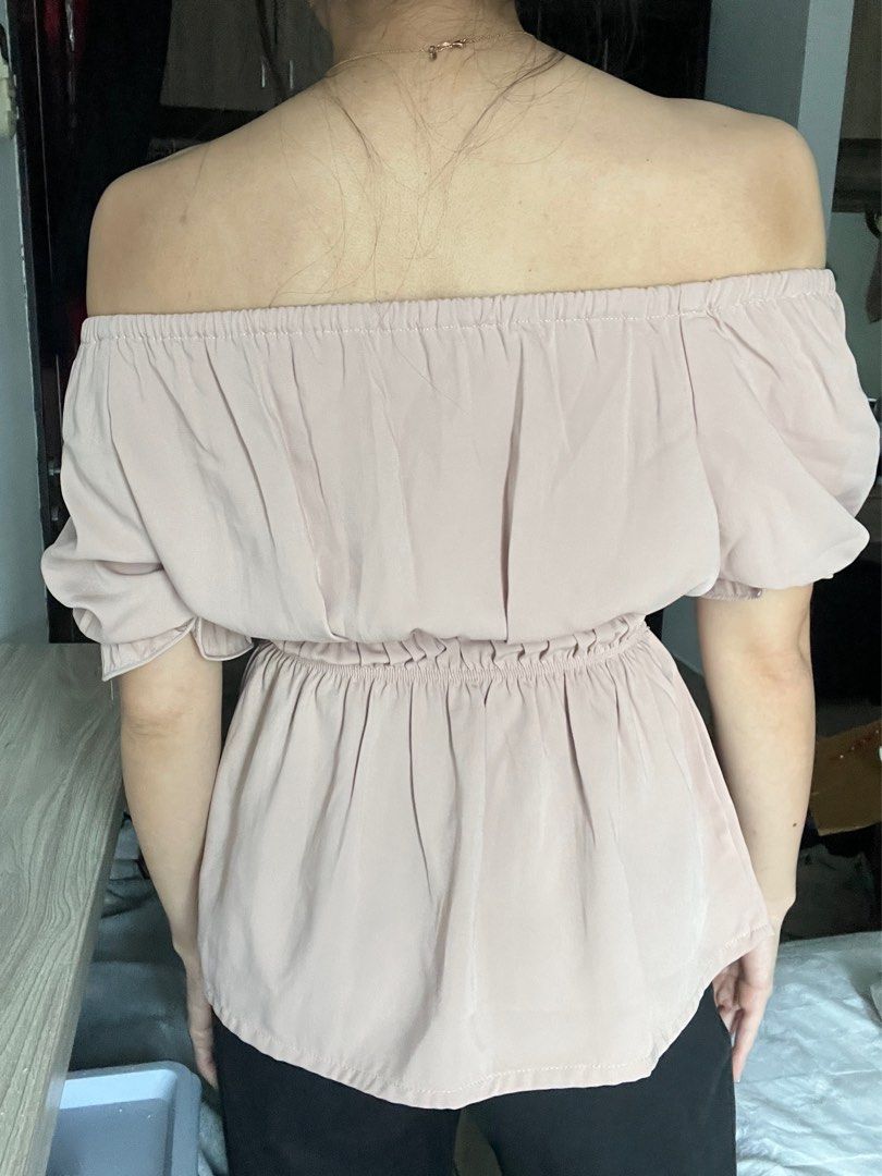 Sabrina Nude Top Fesyen Wanita Pakaian Wanita Atasan Di Carousell