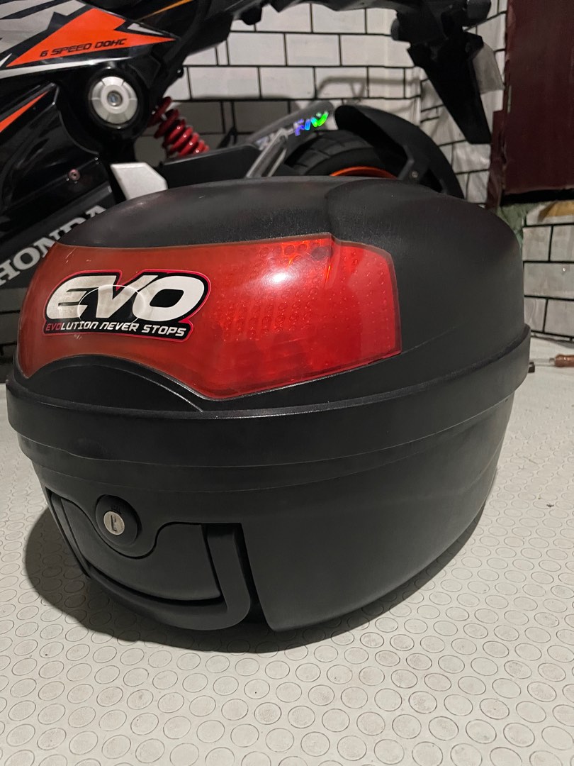 Givi Box On Carousell