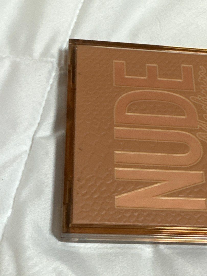 Huda Beauty Nude Medium Eyeshadow Palette Beauty Personal Care Face