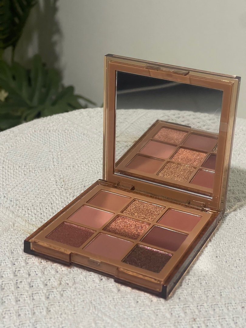 Huda Beauty Nude Medium Eyeshadow Palette Beauty Personal Care Face