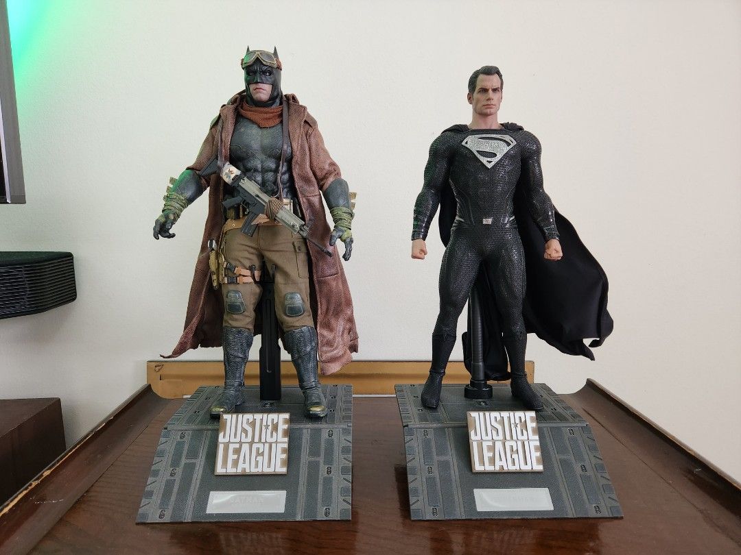Hot Toys Zack Snyder S Justice League Black Suit Superman And Knightmare Batman Hobbies Toys
