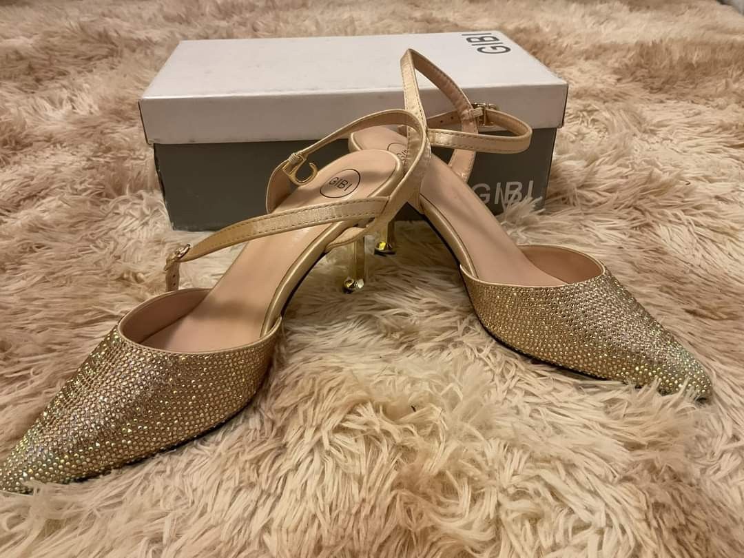 Gibi Jihyo Nude Sandals Women S Fashion Footwear Heels On Carousell