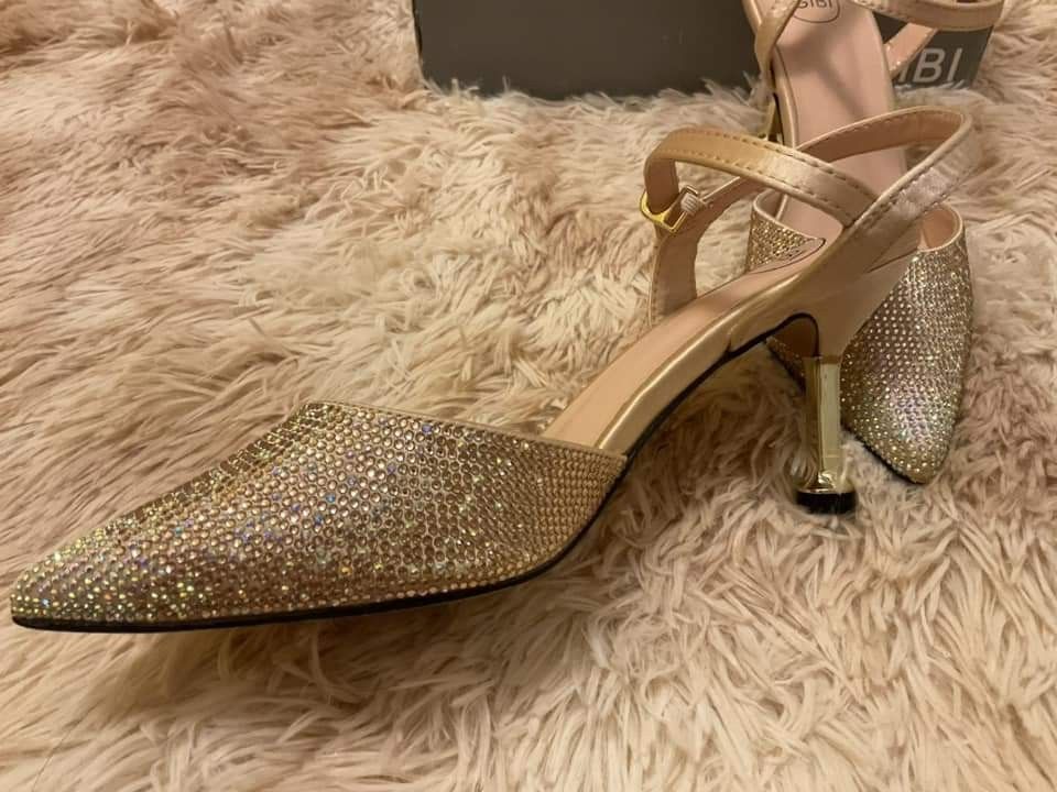 Gibi Jihyo Nude Sandals Women S Fashion Footwear Heels On Carousell