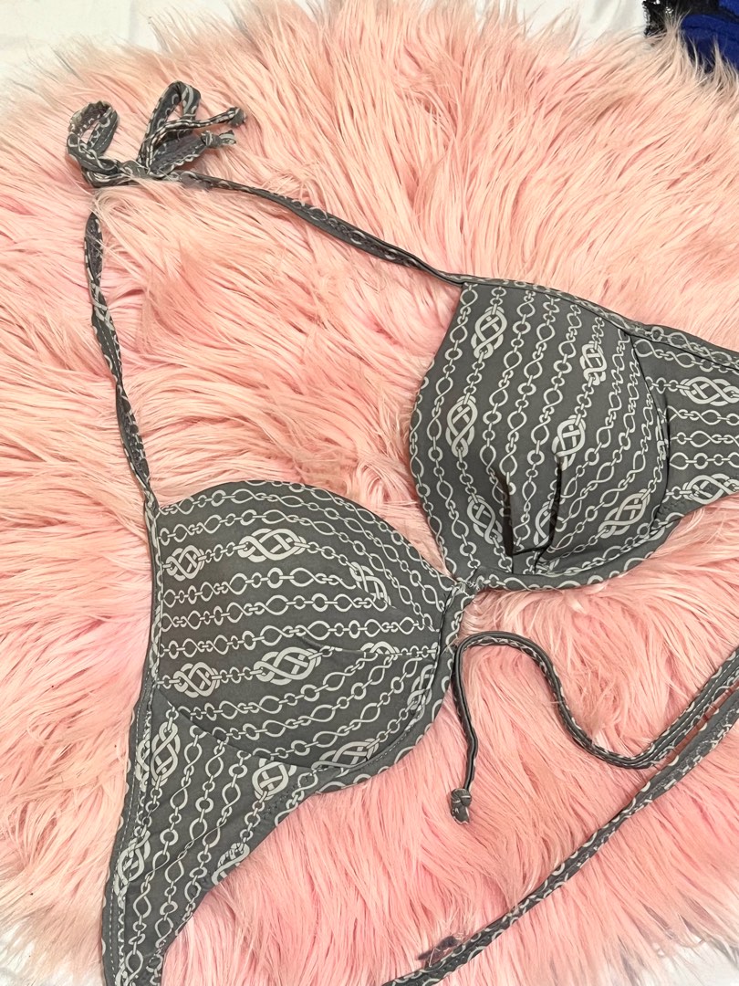 Bikini Ada Kawat Dan Busa On Carousell