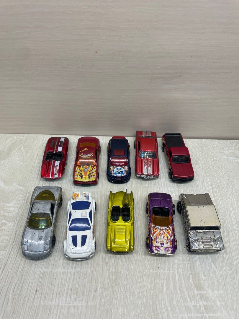 Hot Wheels 小賽車 小汽車 早期金屬小車 早期絕版小車 收藏小車 微型車 二手模型車 玩具車 10台合售價 興趣及遊戲 收藏品及紀念品 古董與其他收藏品在旋轉拍賣