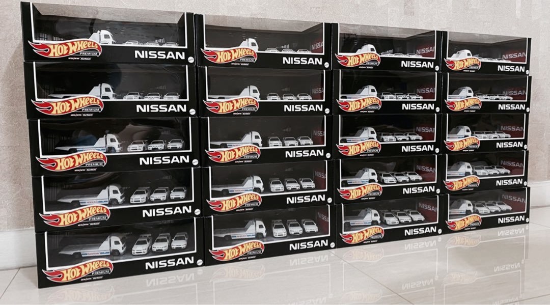 Hot Wheels Diorama GTR Nissan Skyline R R R GTR Garage Set