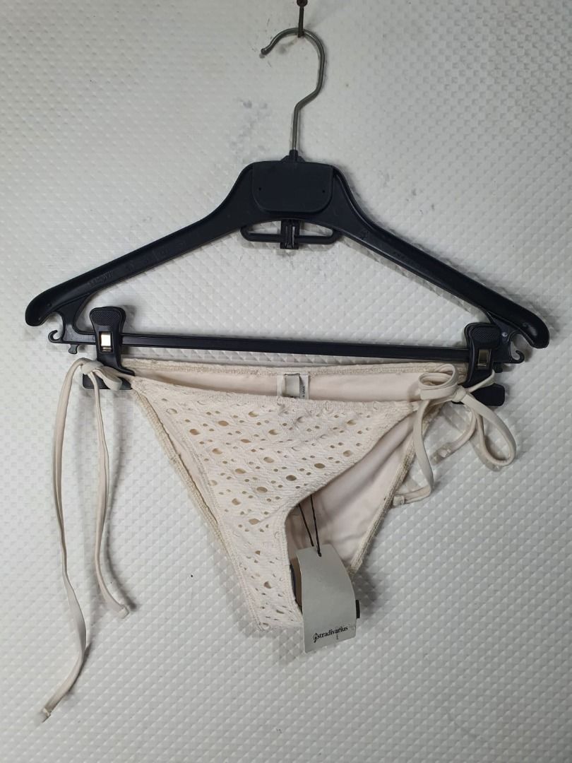 Stradivarius Bikini Bottom Fesyen Wanita Pakaian Wanita Bawahan Di