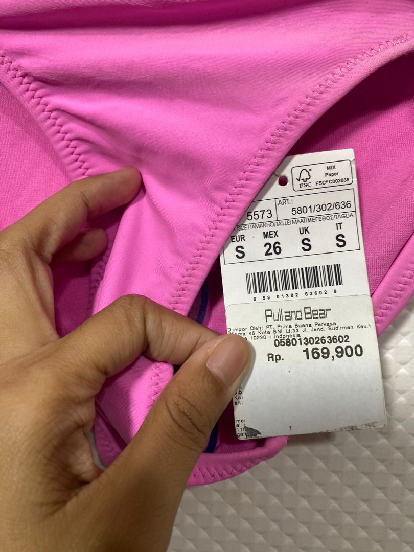 Pull Bear Pink Bikini Bottom Fesyen Wanita Pakaian Wanita Bawahan Di Carousell