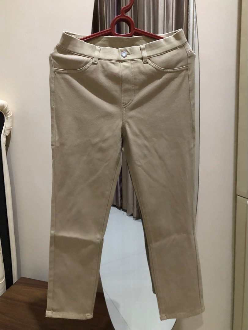 Uniqlo Legging In Nude Fesyen Wanita Pakaian Wanita Bawahan Di Carousell