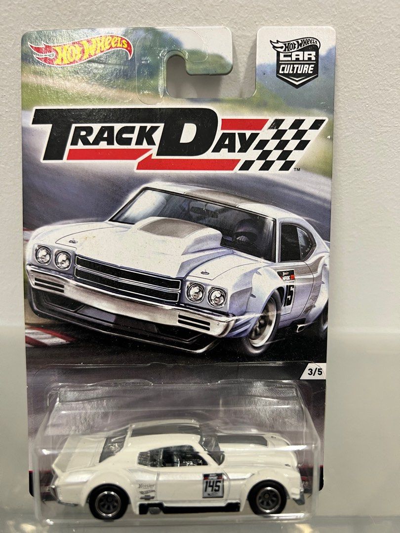 Hot Wheels Track Day Set Hobbies Toys Toys Games On Carousell