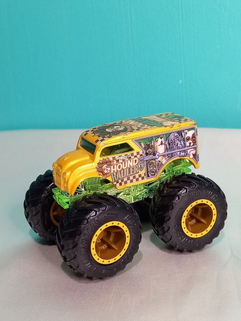 Hot Wheels Monster Truck Hound Hauler 1 64 On Carousell