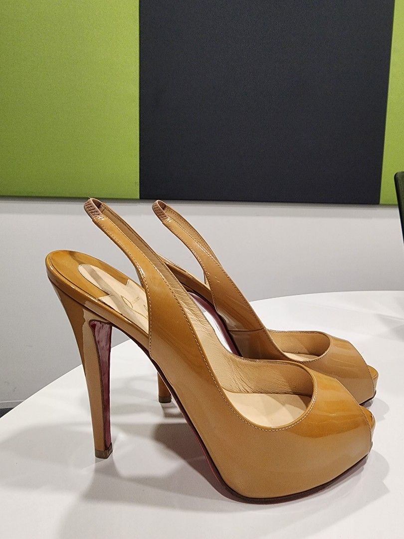 Christian Louboutin Prive Patent Calf Nude Fesyen Wanita