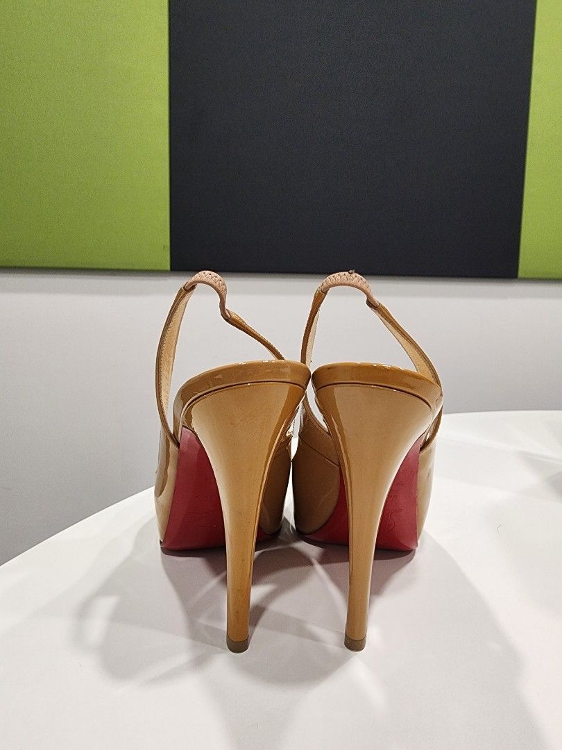 Christian Louboutin Prive Patent Calf Nude Fesyen Wanita